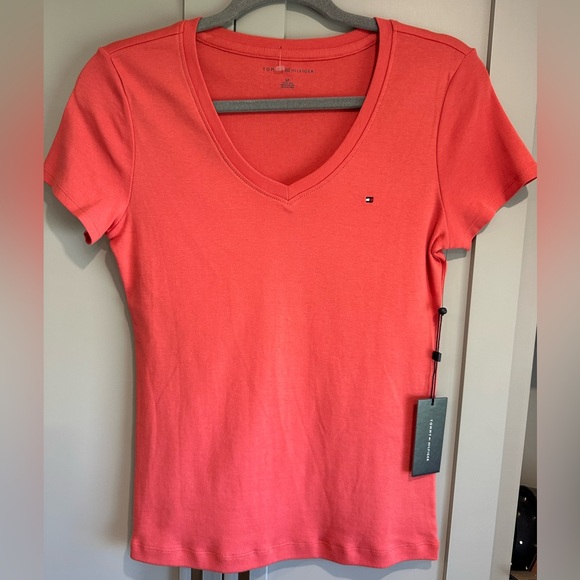 Tommy Hilfiger Tops - NWT Tommy Hilfiger Flag V Neck T Size Small Coral V Neck
